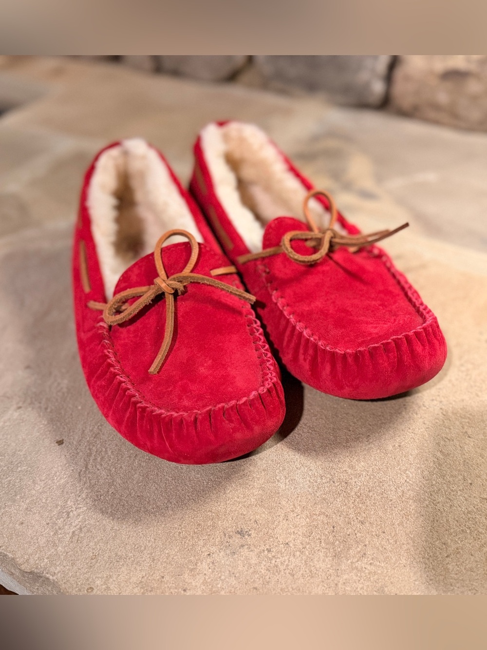 UGG Dakota Red Slipper Women’s 10 EUC!
